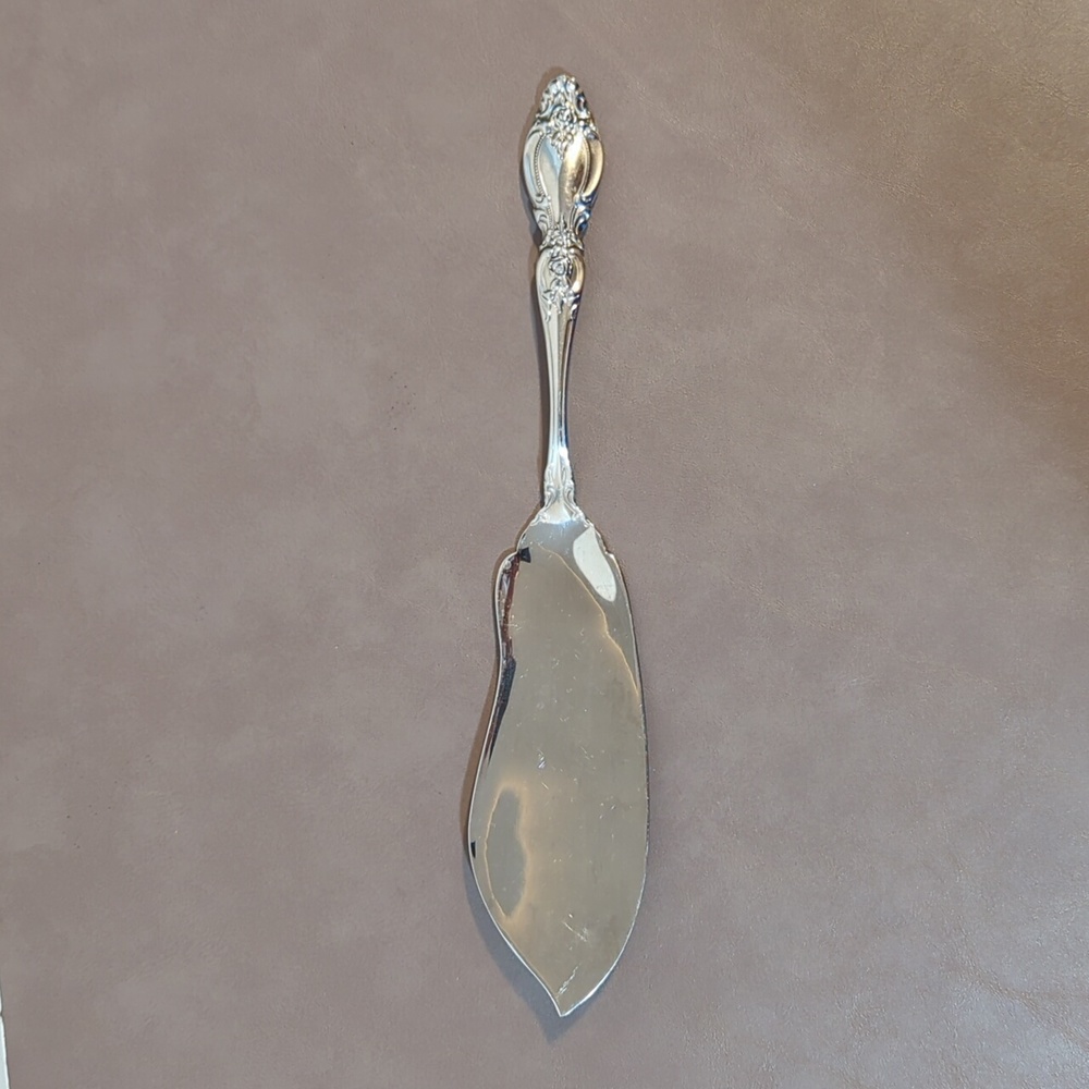 Oneida Fish Server stainless steel Magnolia Pattern